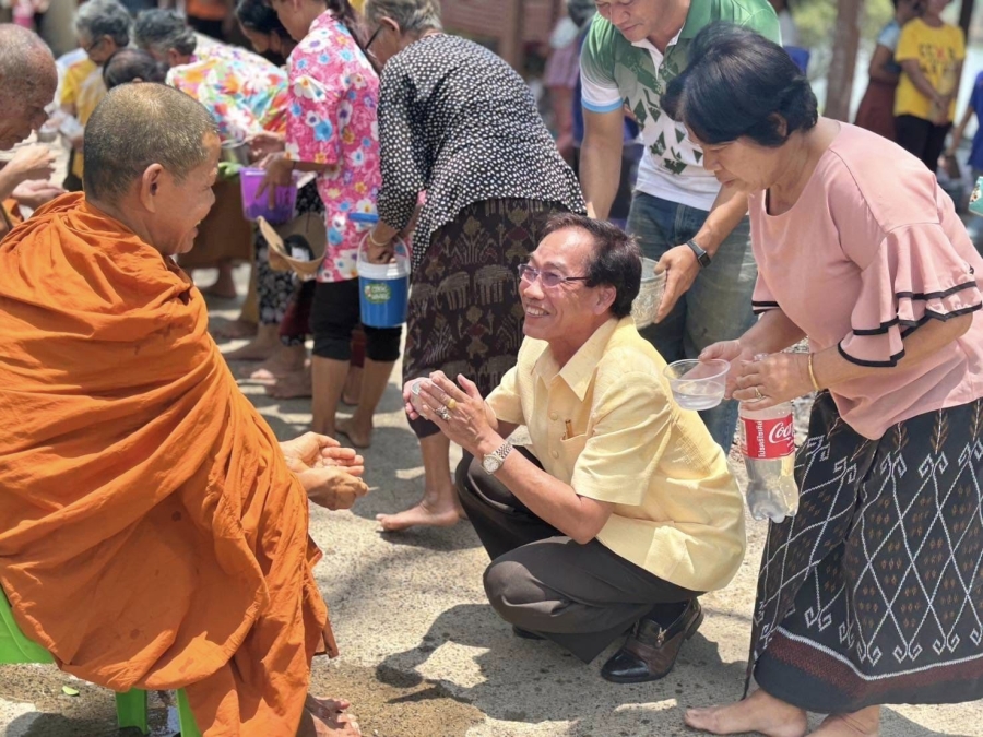 ประเพณีบุญเนาว์ บ้านสว่าง  หมู่ที่ 2 และ หมู่ที่ 8 ตำบลสว่าง อำเภอสว่างวีระวงศ์ จังหวัดอุบลราชธานี